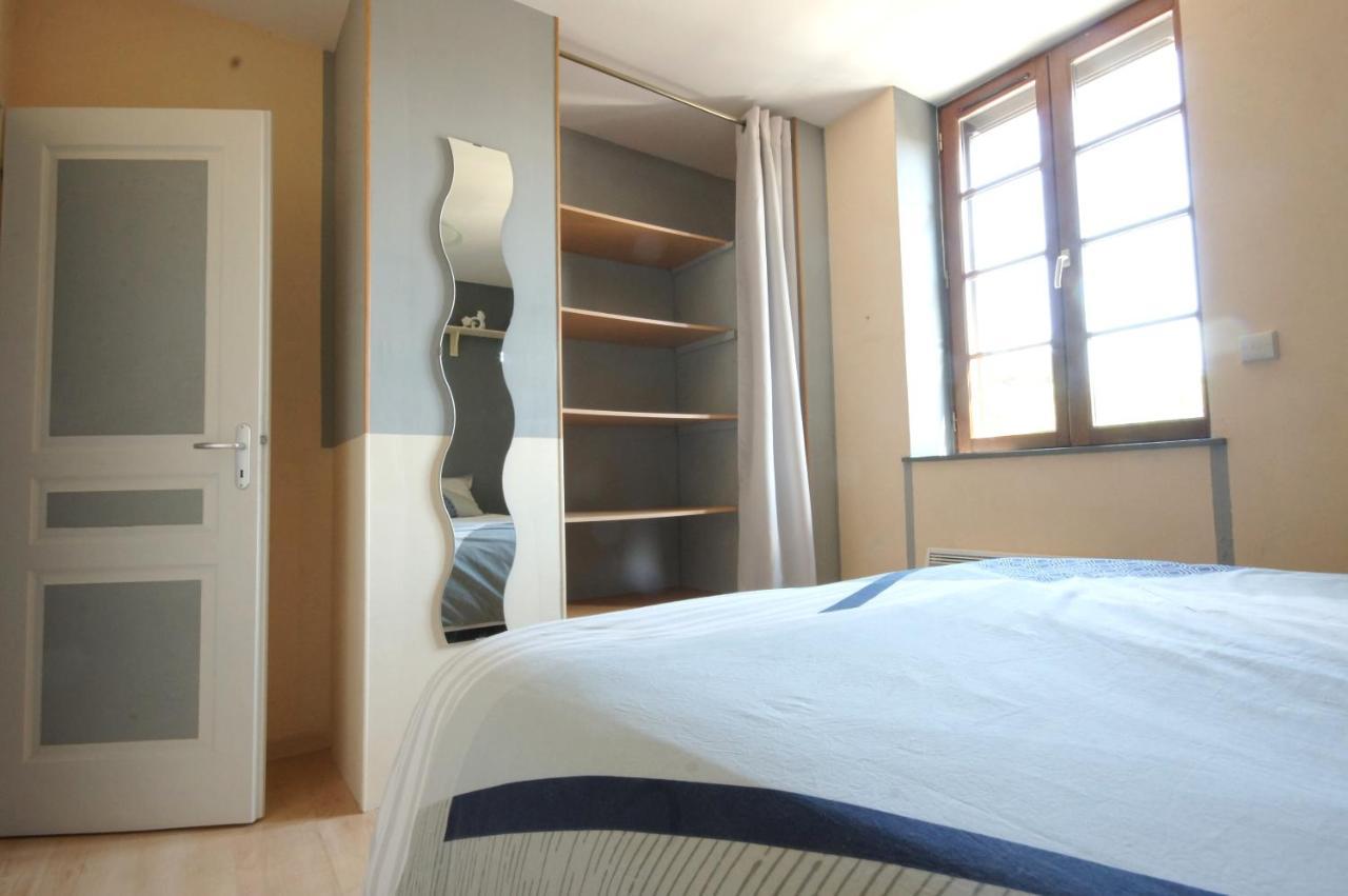 F2 Aux Pieds Des Thermes 3 Etoiles Luxeuil-les-Bains Exterior foto
